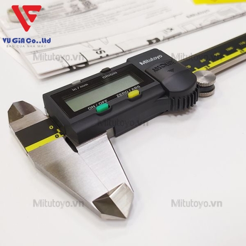 Mitutoyo digital caliper 500-171-30 (0-150mm/0-6