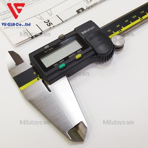 Mitutoyo 500-172-30 digital caliper (0-200mm/0-8
