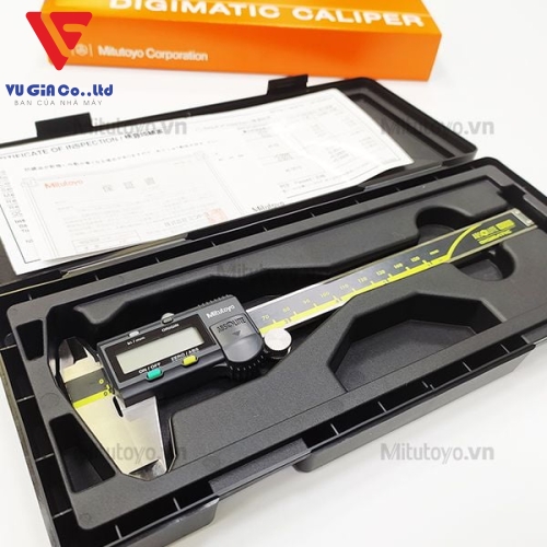 Mitutoyo 500-196-30 digital caliper (0-150mm/6