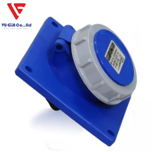 3-pin 16A watertight recessed socket BEK-4132