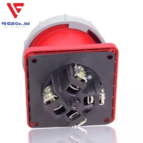 3-pin 32A watertight recessed socket BEK-3232