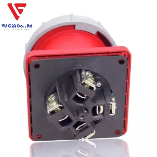 4-pin 32A watertight recessed socket BEK-3242
