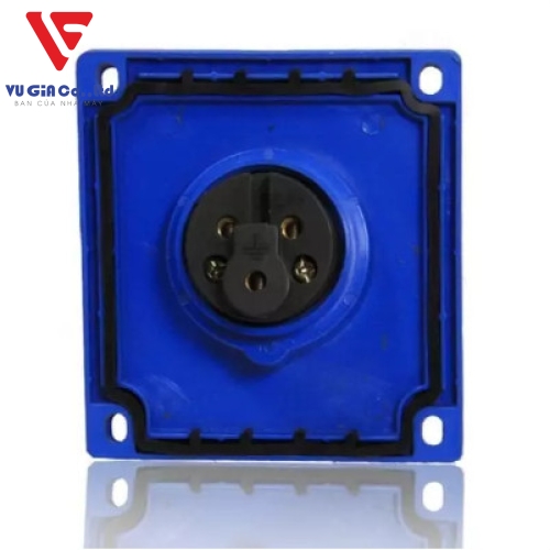 4-pin 32A watertight recessed socket BEK-4242
