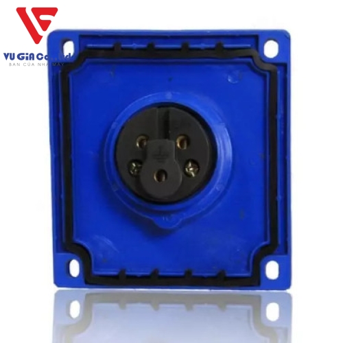 Watertight 5-pin 32A recessed socket BEK-4252