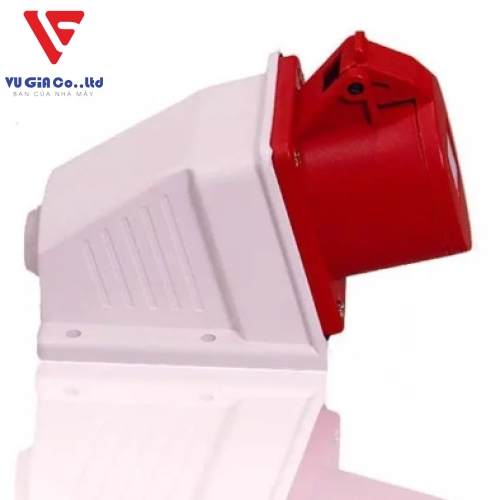 4-pin 16A non-watertight floating outlet BEK-114